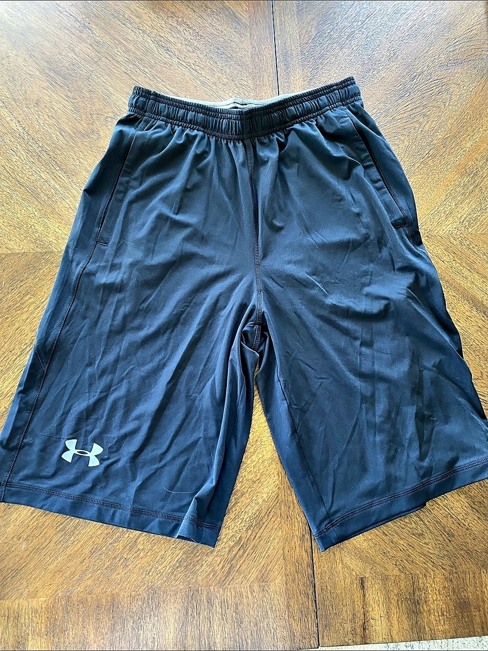 Under Armour HeatGear shorts Athletic Shorts in Black Size Small Tall Like New